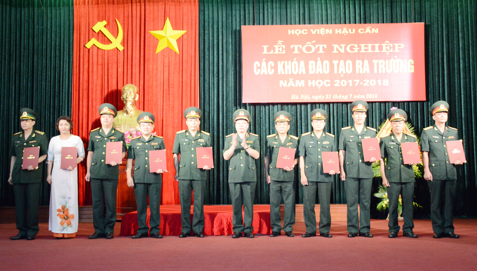 Học viện Hậu cần tổ chức Lễ tốt nghiệp các khóa đào tạo ra trường năm học 2017-2018